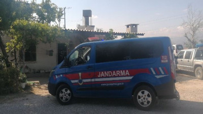 Kümesin önünde gördü tüfekle kendini vurdu