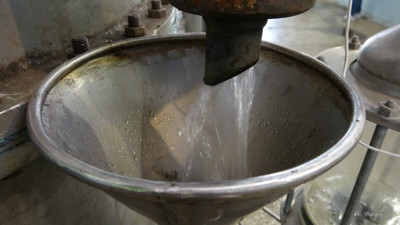 4 tondan 1 litre çıkıyor 421 bin TL'ye satılıyor. Dünyanın ihtiyacını o ilimiz karşılıyor