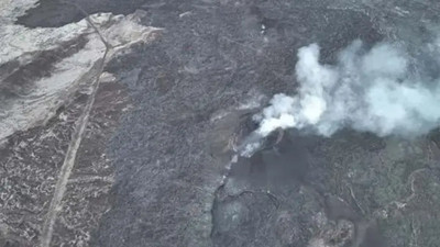 Yanardağ patladı: Lavlar durdurulamıyor