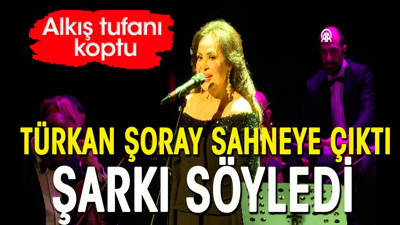 Türkan Şoray sahneye çıkıp şarkı söyledi