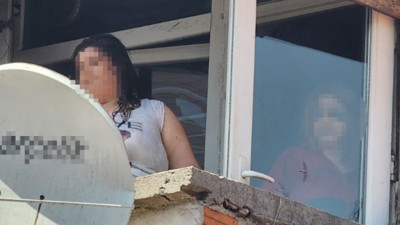 13 yaşındaki kız annesini rehin aldı. Nefes kesen baskın