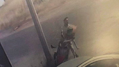 Ehliyetsiz sürücü motosikletle kaza yaptı: 2 yaralı