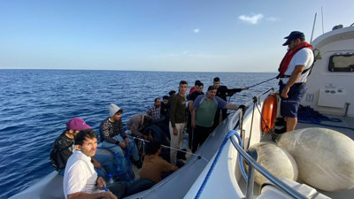 İzmir'de kaçak göçmen operasyonu