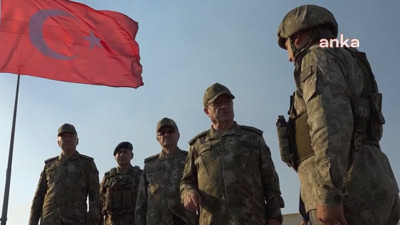 Kara Kuvvetleri Komutanı Mehmetçiğin bayramını kutladı