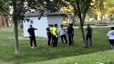 Neden korna çaldın diyerek kavga etmeye başladılar