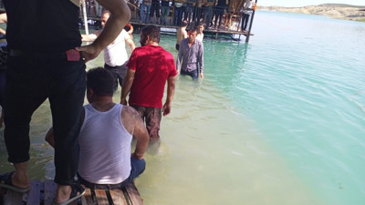 Bayramda ailesiyle gezmeye çıkan küçük kız baraja düştü