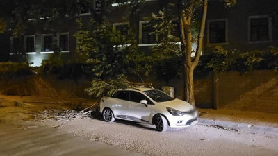 Şiddetli rüzgar nedeniyle can pazarı yaşandı