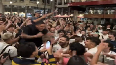 Şampiyonluk kutlamalarında telefonun sahibinin bulunduğu o an