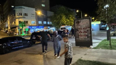 Milli maçı izlerken parmağı koptu