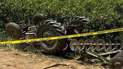 Devrilen traktörün altında kalan sürücü öldü (27 Haziran 2024)