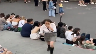 Paris’te talihsiz evlilik teklifi! Kız arkadaşı kaçınca şaşkına döndü