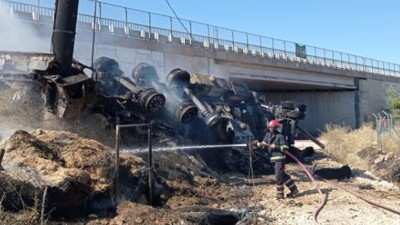 TIR samanlarla yandı