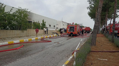 Fabrikadaki yangın söndürüldü