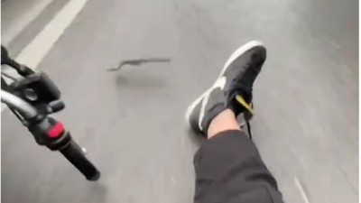 Yaptığı kaza kask kamerasında