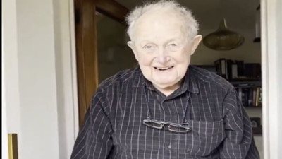 Torunu karşısında görünce sevinçten ne yapacağını şaşırdı