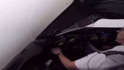 Uçağa yıldırım düştü pilot 'Ay!' dedi