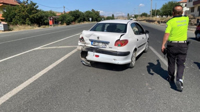 2 otomobil kafa kafaya çarpıştı (08 Temmuz 2024)