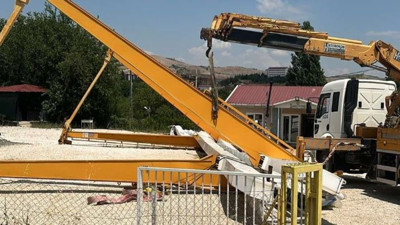 40 tonluk dev vinci yıldırım devirdi