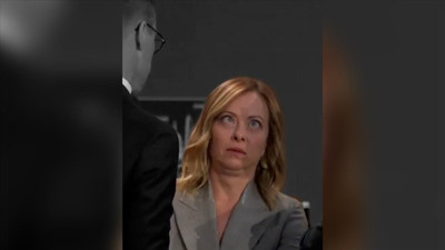 Meloni’nin gözleri gündem oldu