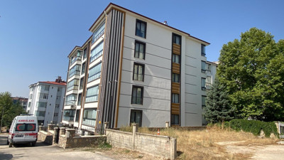 İşçiler çatıda ceset buldu