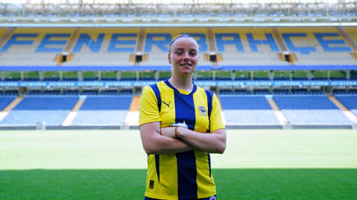 Fenerbahçe'ye sürpriz sol bek. Formayı giydi imzayı attı