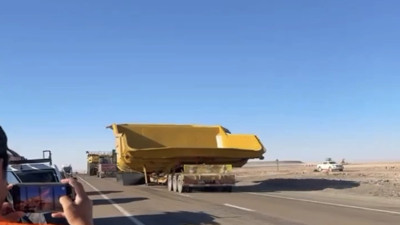 Dev kamyonlar görenleri şaşırttı