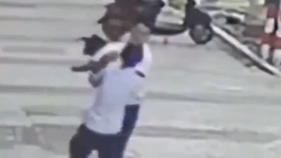 5. kattan düşen bebeği kurtardı kahraman oldu