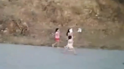 Çocuklar 'Park isteriz' sloganları atarak eylem yaptı