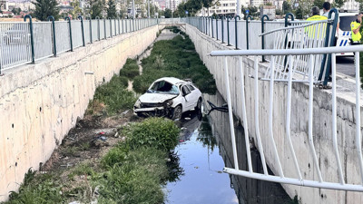 Otomobil su kanalına uçtu