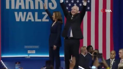 Kamala Harris başkan yardımcısı adayı Tim Walz ile ilk seçim mitingini yaptı