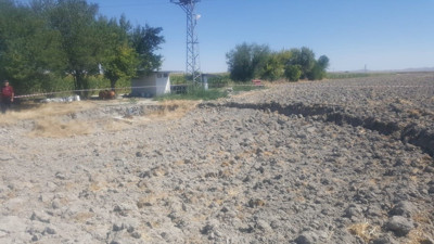 20 metre genişliğinde 2 metre derinliğine yeni obruk