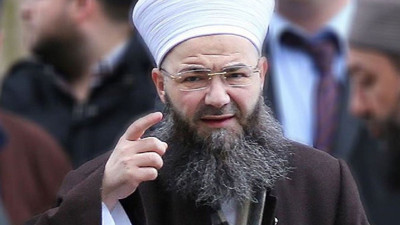 Cübbeli Ahmet'ten kötü ezan isyanı: Uzun hava gibi okunmaz, haramdır