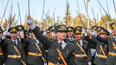 Akit yazarından kadın teğmen hakkında iğrenç sözler