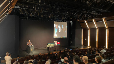 Ünlü yönetmen Tomris Giritlioğlu son yolculuğuna uğurlandı! Gözyaşları sel oldu