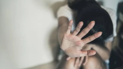 Ajanstaki skandalı oyuncu yönetmeni ifşa etti! Gençlere iğrenç tuzak