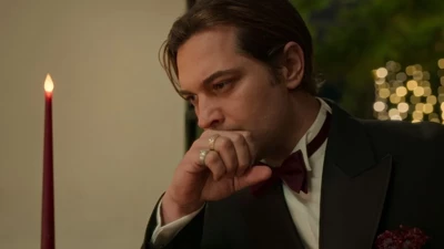 Jigolo oldu... Çağatay Ulusoy'un duş sahnesi tartışma yarattı