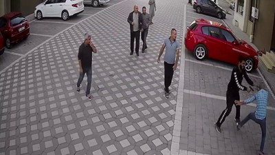 Vurulan aparman görevlisi siteden 12 milyon TL kazandı. Site sakinleri isyan etti her daireye icra geldi