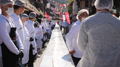 Dünyanın en uzun lokumu yapıldı