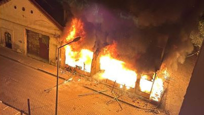 Mobilya dükkanı yandı
