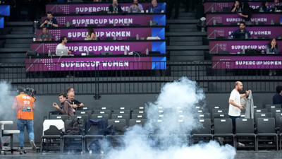 Fenerbahçe Opet -Beşiktaş maçı olaylar nedeniyle yarına ertelendi