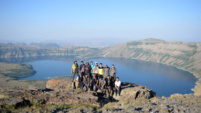Türkiye'nin en büyük krater gölüne ziyaretçi akını