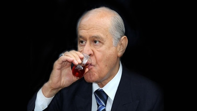 Bahçeli demli çay sever