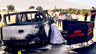 Antalya'da feci kaza! Çarpmanın etkisiyle motosiklet ile kamyonet alev aldı