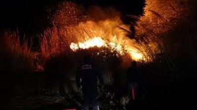 Sazlıkta iki farklı yangın