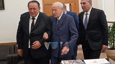 Alaattin Çakıcı’dan Devlet Bahçeli’ye sürpriz ziyaret! Kol kola poz verdiler