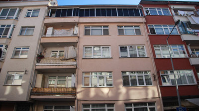 Gürültü yapıyor dedi, kapısını çöplüğe çevirdi