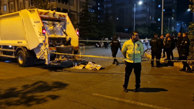 Çöp kamyonun çarptığı anne öldü, 5 yaşındaki oğlu ağır yaralandı