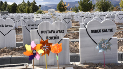 Sivas’ta duygusal dönüşüm! Bebek mezarlarına kalpten dokunuş