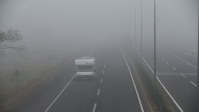 Yola çıkacak sürücüler dikkat! Bolu Dağı sise teslim