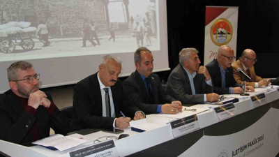 Erzurum'da "Millî Mücadelede Basın" paneli düzenlendi